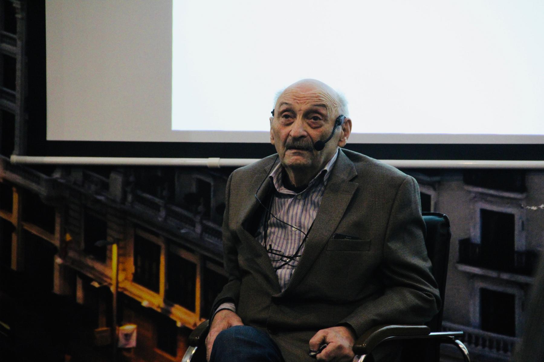 Ясон Бадридзе во время лекции в Минске, которую организовала общественная организация «Ахова птушак Бацькаўшчыны»