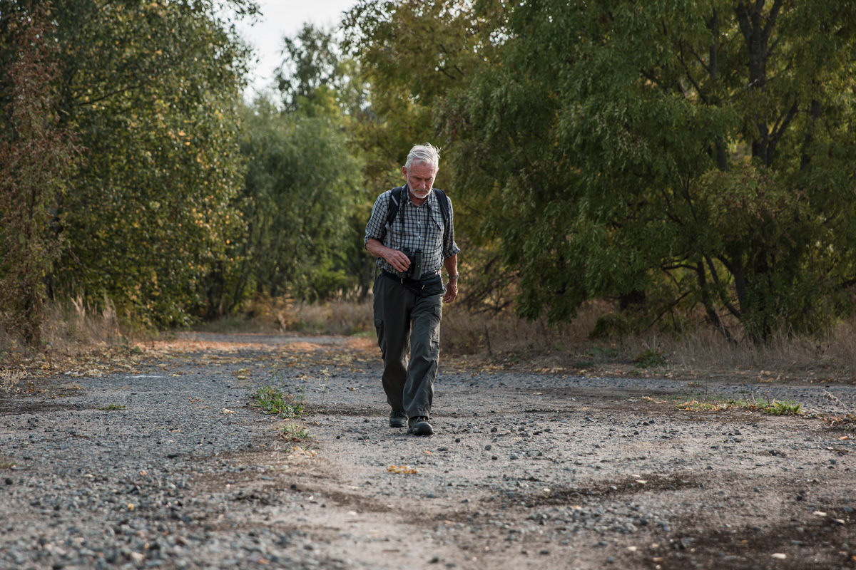 Британский эколог сэр Джон Лоутон в зоне. Фото - Дарья Бурякина