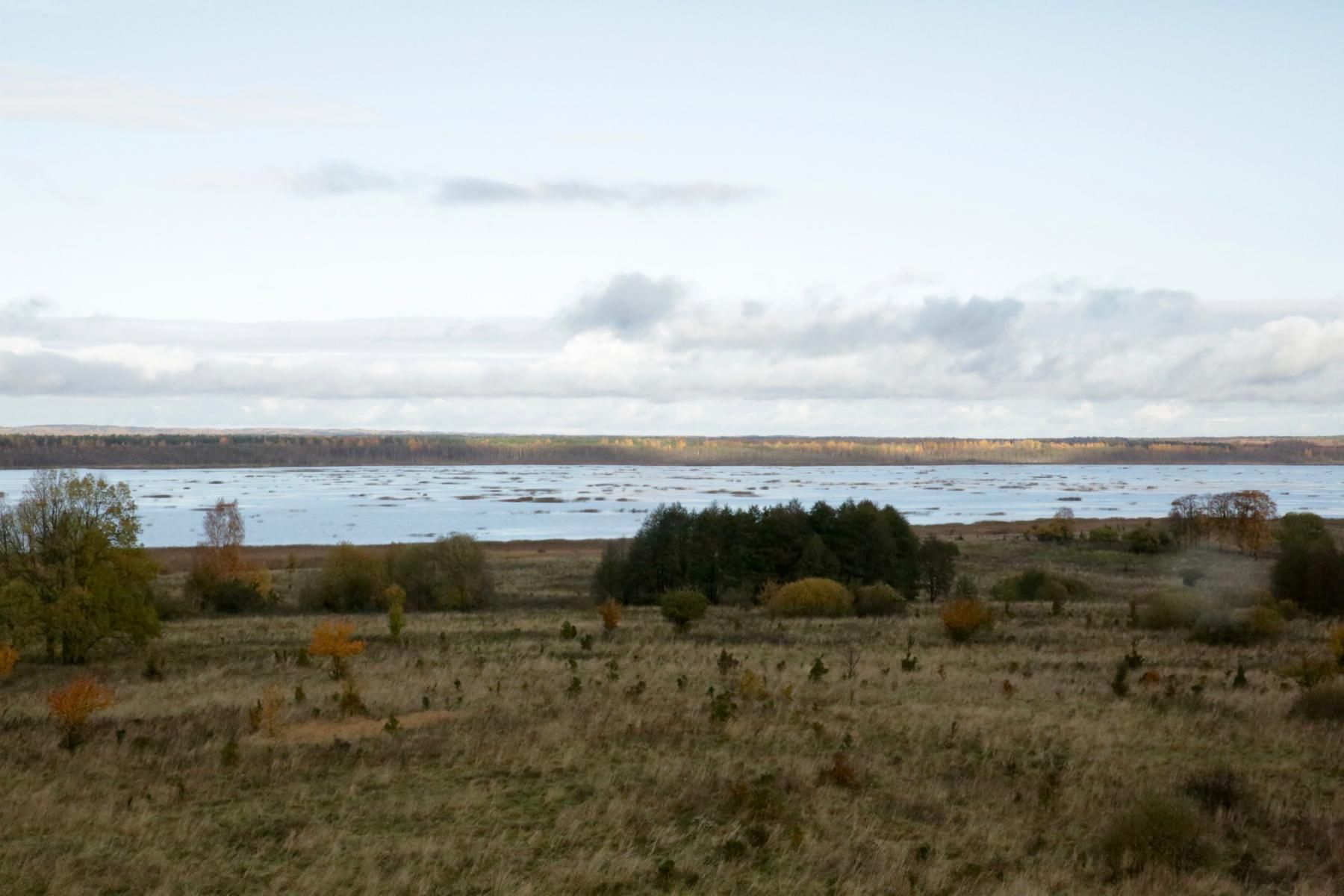 Остров Ду находится на озере Освейское, которое расположено на территории одноименного республиканского заказника «Освейский».