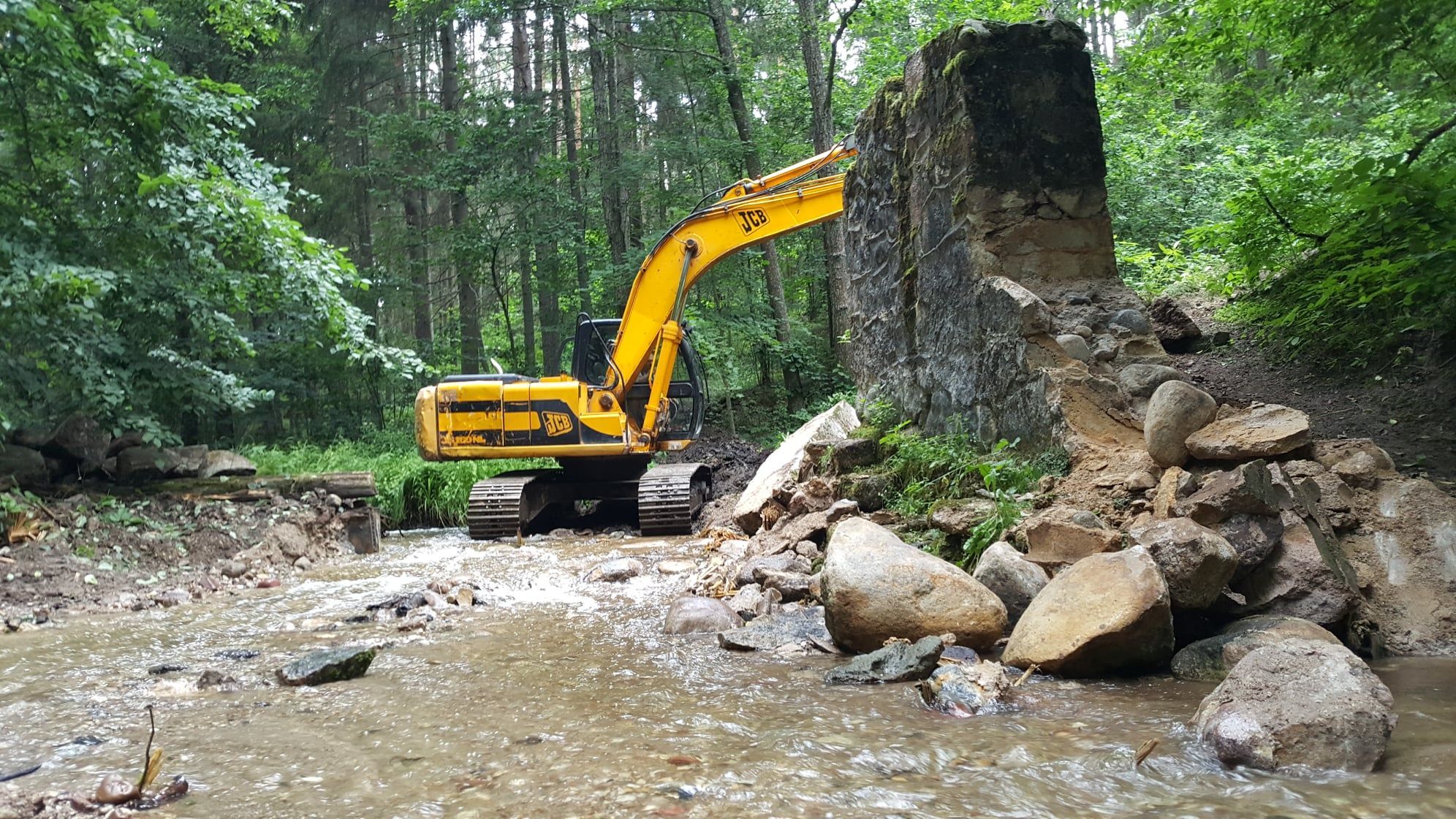 Demolition of the dam on the Bražuole River in Trakai district