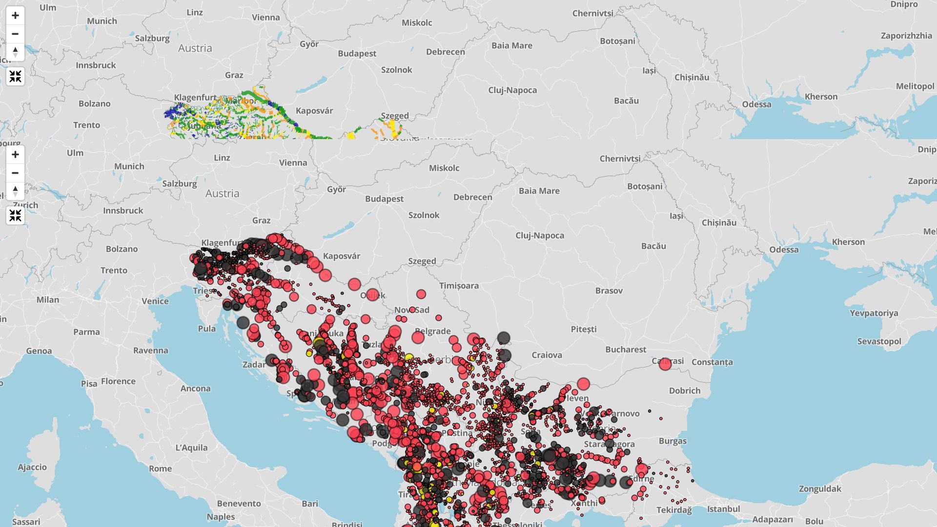 Карта ГЭС на Балканах. Чёрным цветом выделены существующие гидроэлектростанции, жёлтым — строящиеся, красным — запланированные